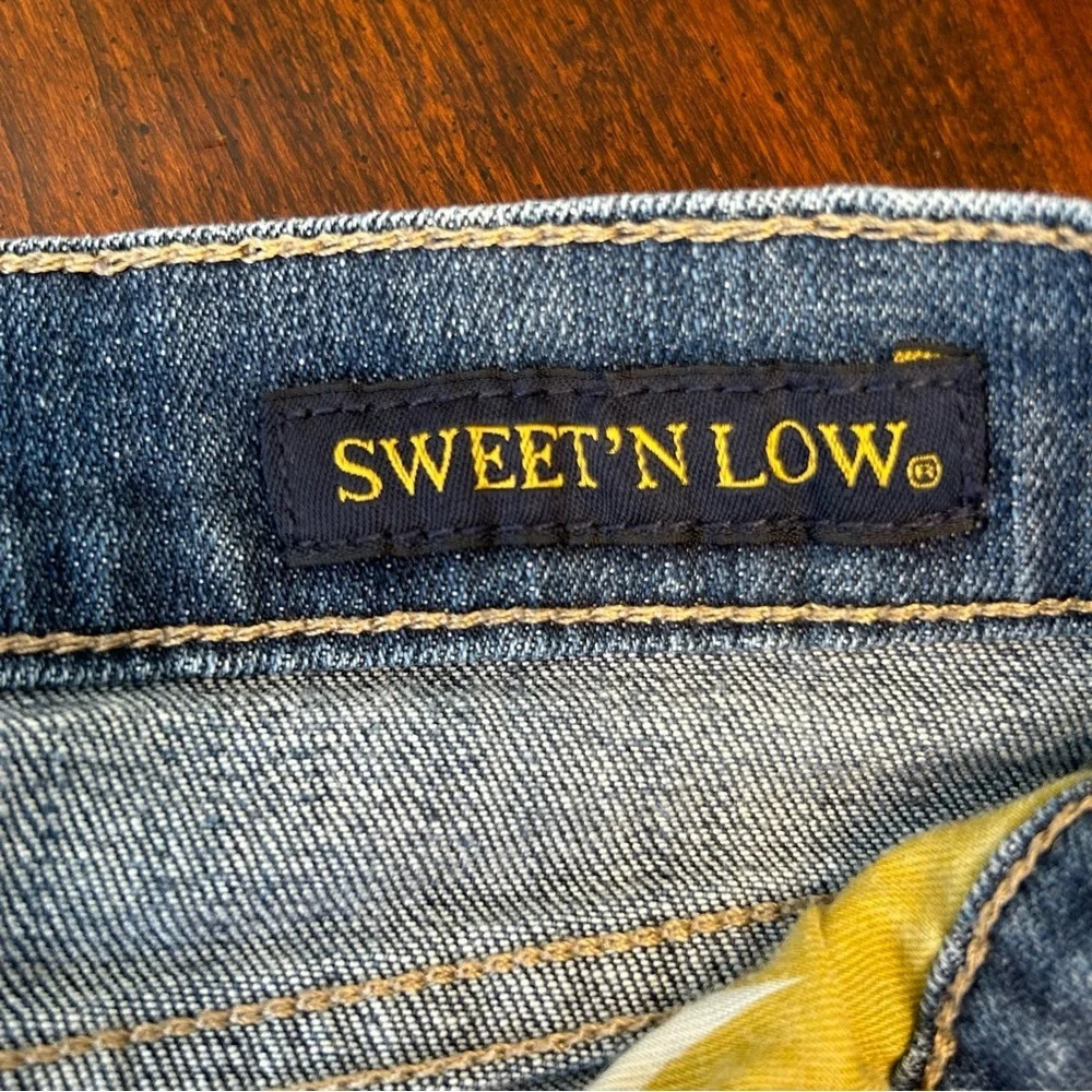 Lucky Brand Sweet and Low Boot Cut Women’s Size 8/29 Dark Blue Wash Jean - Picture 8 of 15